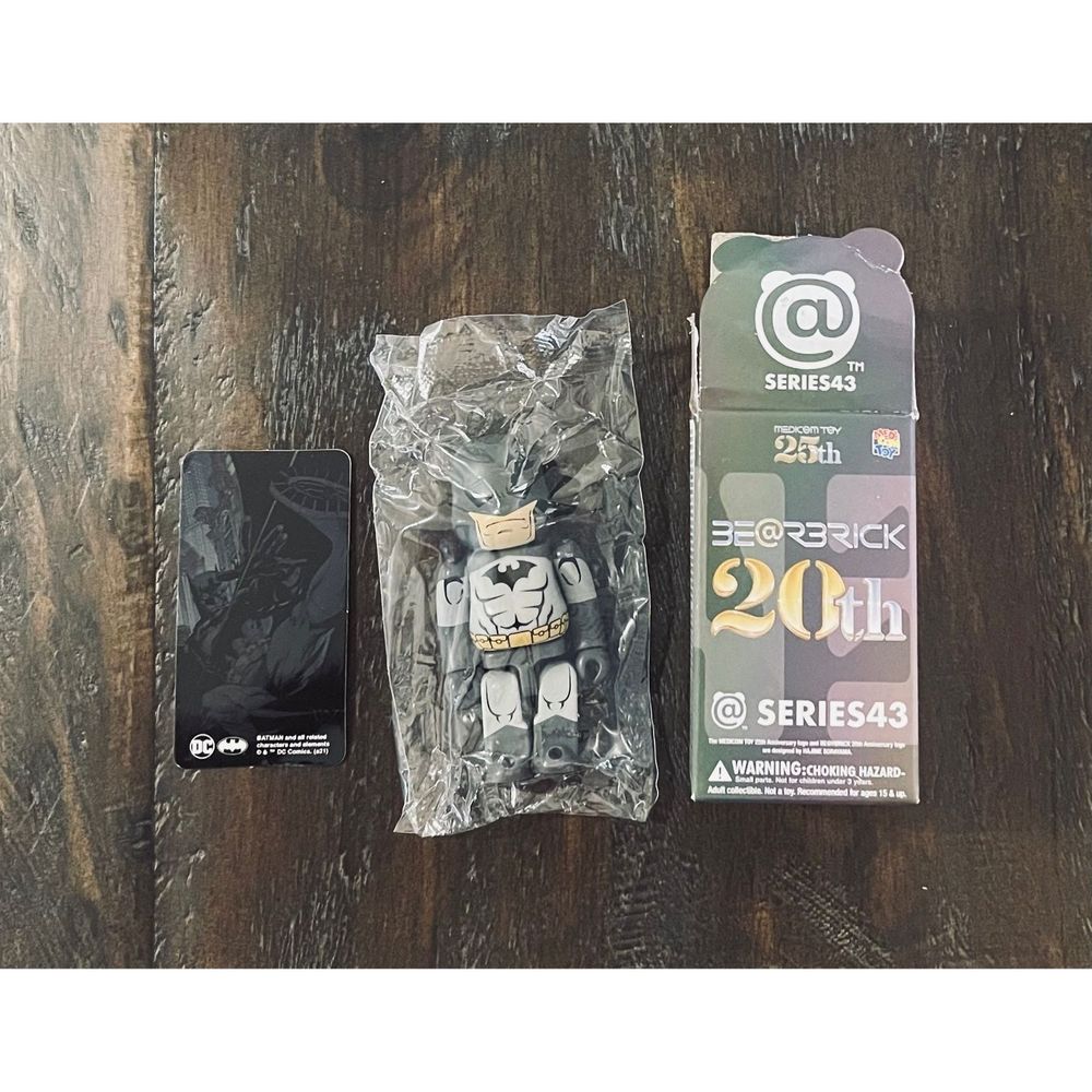 Series 43 Be@rbrick Batman with card